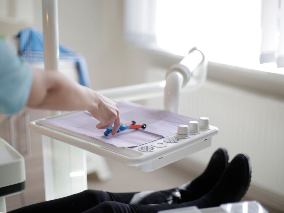 Stomatolog Nadarzyn w nowoczesnym gabinecie stomatologicznym